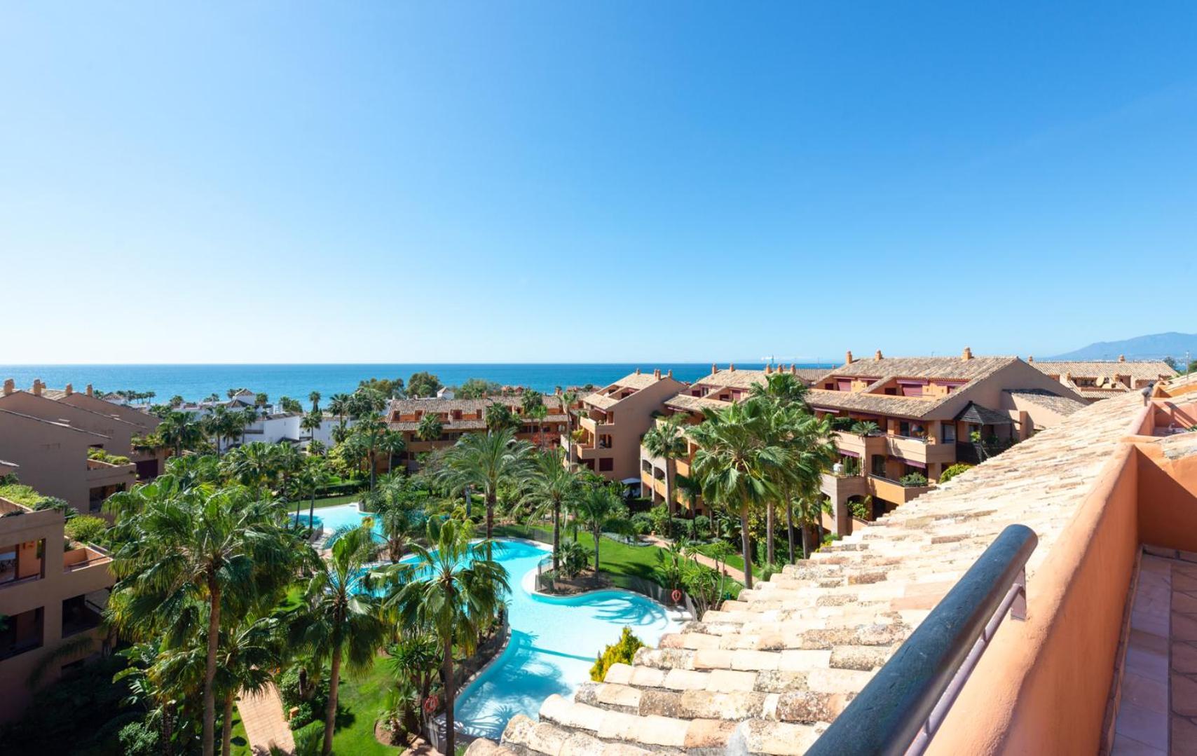 Stylish 4 Bedroom Penthouse Just Steps From Bahia Marbella